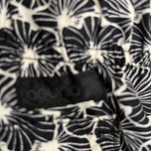 Brand New Laguna Swimwear UPF 50+ Relaxed Fit Quick Dry Shorts Land or Sea wear! - Picture 5 of 8